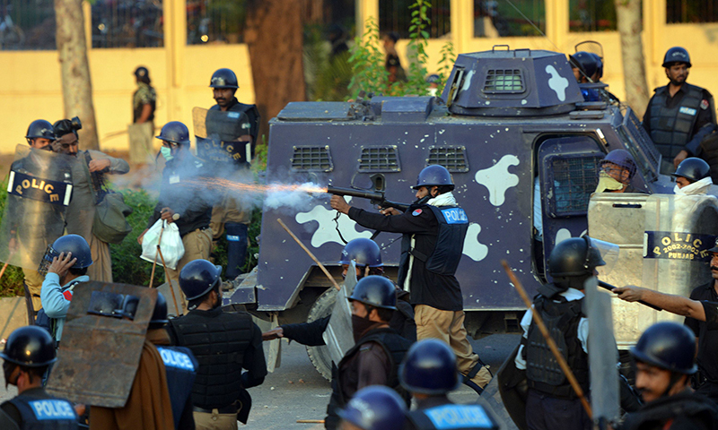 10 Police Personnel Including SSP Wounded in Clashes with PTI Protestors in Islamabad: Claim Police