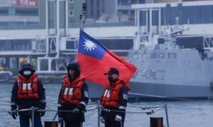 China, Beijing, sends, warships, around, second, day