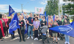 Australians Protest Against Plans to Build Nuclear-Powered Submarines