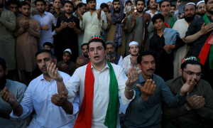 Delighted PTI Supporters Celebrate Apex Court's Verdict to Release Imran Khan