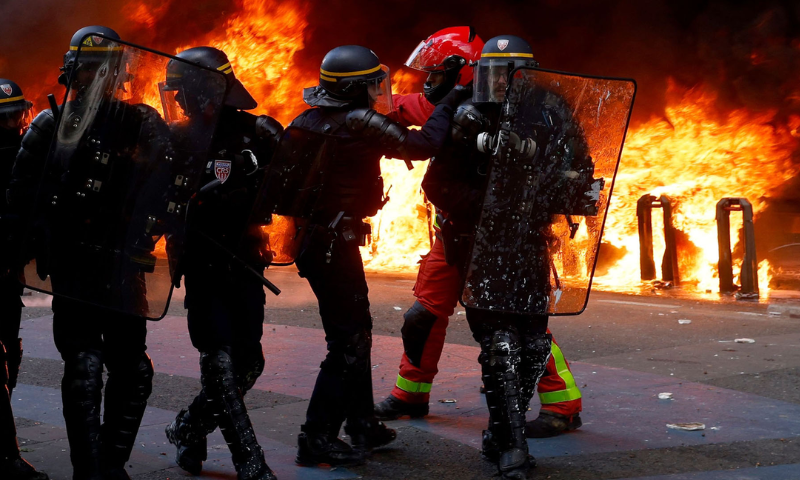 May Day Major Fire Breaks Out in Paris