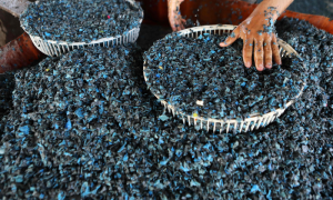 Syria: People Turn Plastic Waste into Carpets to Earn Bread