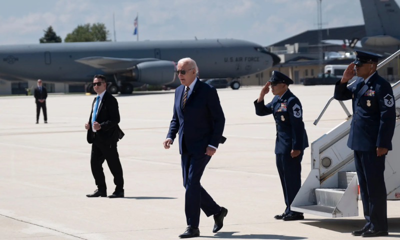 Biden leaves for Fire-Hit Hawaii