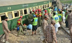 Tragedy, Hazara Express, Officials, Pakistan Railway, passengers, Sukkur, Khwaja Saad Rafiq