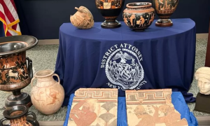 US Returns Stolen Artefacts to Italy
