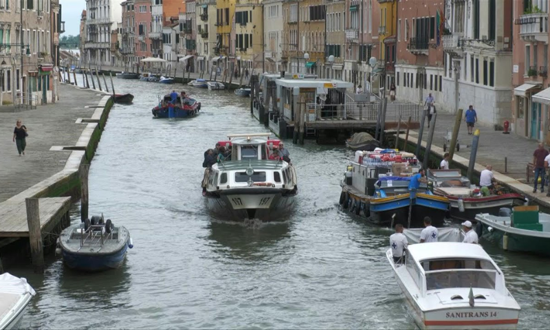 Venice: People React to Overtourism Following UNESCO Warning