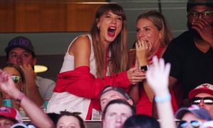 Taylor Swift, Travis Kelce, NFL Game, Kansas City, Missouri, Donna Kelce, Arrowhead Stadium, Romance