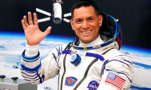 US Astronaut Sets New Record, Spends 355 Days in Space