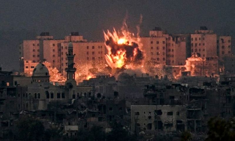 Israeli, Gaza, Airstrikes, Hospital, Civilians, Palestinians, Gaza City, Hamas, Government, Egypt, Aid, Health Ministry