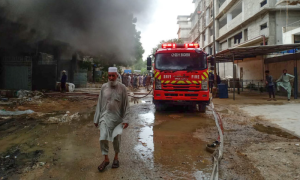 Fire Erupts at Karachi Factory, Prompt Response Prevents Casualties