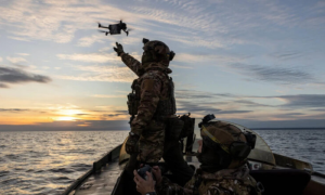 Ukrainian Army Says Advancing at Dnipro River as Russian Drones Target Kyiv