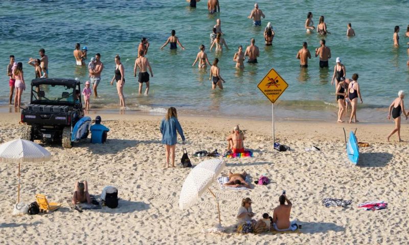 Sydney, Australia, Heatwave, Hottest Day, Coast, Weather, Climate Change, Fossil Fuel, Prime Minister, South Wales, Ambulances, Authorities, Public Health