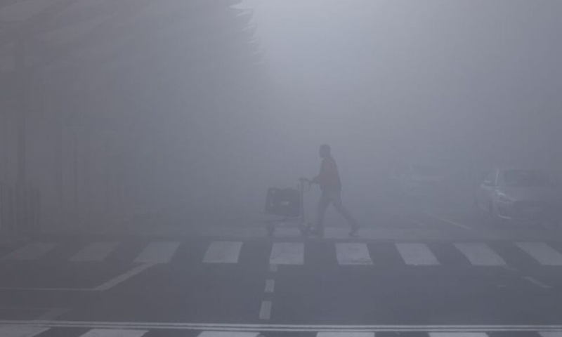 Dense Fog Disrupts Flights, Trains in New Delhi for Second Day