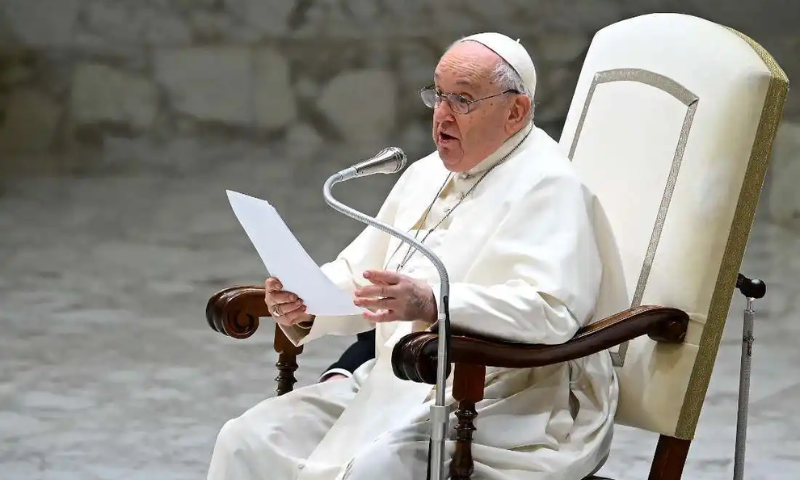 Pope Francis Calls for End to Wars, Asks Respect for Civilian Population