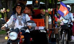 Cambodia's women tuk-tuk drivers fighting prejudice