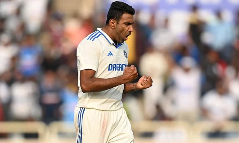 Ashwin Takes Five Wickets as India Pursue 192 in 4th Test Against England