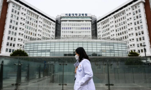 S Korea Tells Striking Medics to Return to Work or Risk Prosecution