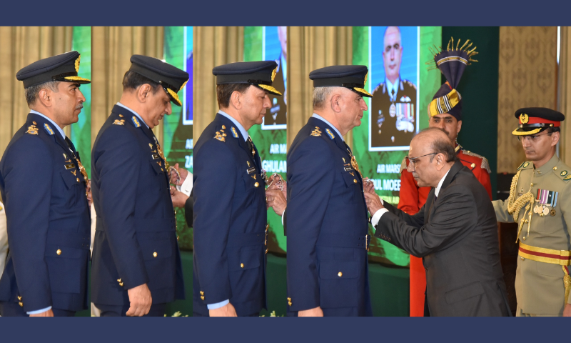 Pakistans President Confers Military Awards Upon 42 Officers of Armed Forces