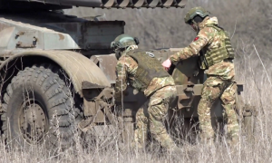 Russia Claims Advances in Eastern Ukraine as Kyiv Hails US Aid