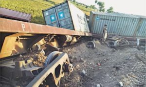 Friet train, Quetta, Zahedan, Chagai district, bogies, Dera Nawab railway station