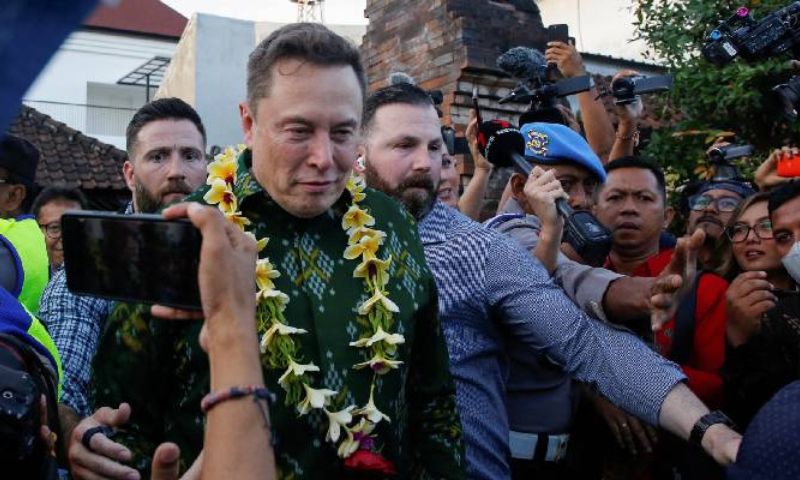 Elon Musk Inaugurates Starlink Service in Indonesia 2