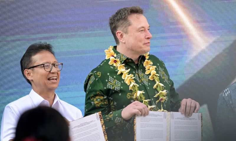 Elon Musk Inaugurates Starlink Service in Indonesia