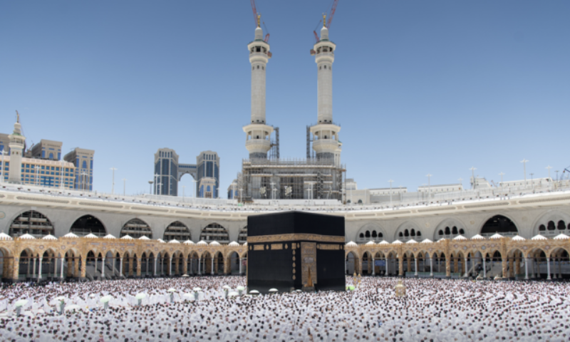 Saudi Arabia Bans Visit Visa Holders from Entering Makkah During Hajj Season