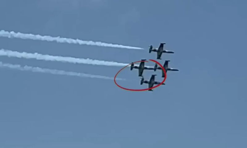 Two Jets Clipped Wings During Fort Lauderdale Airshow