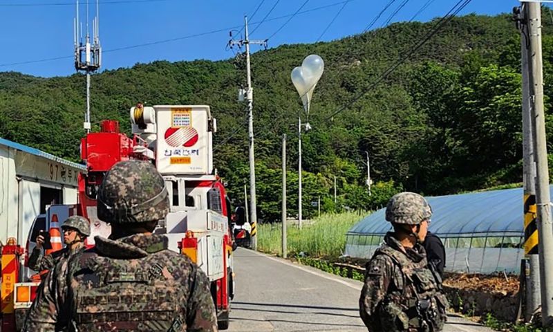 South Korea, North Korea, Ministry, Kim Jong Un, Balloons, Trash, Pyongyang, Seoul