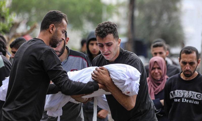 Israel Pounds Gaza Citys Shujaiya for Fourth Day as Death Toll Surpasses 37877 1