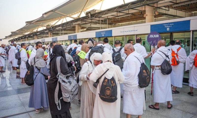 Mashaer Metro System Transports Thousands of Hajj Pilgrims from Mina to Arafat