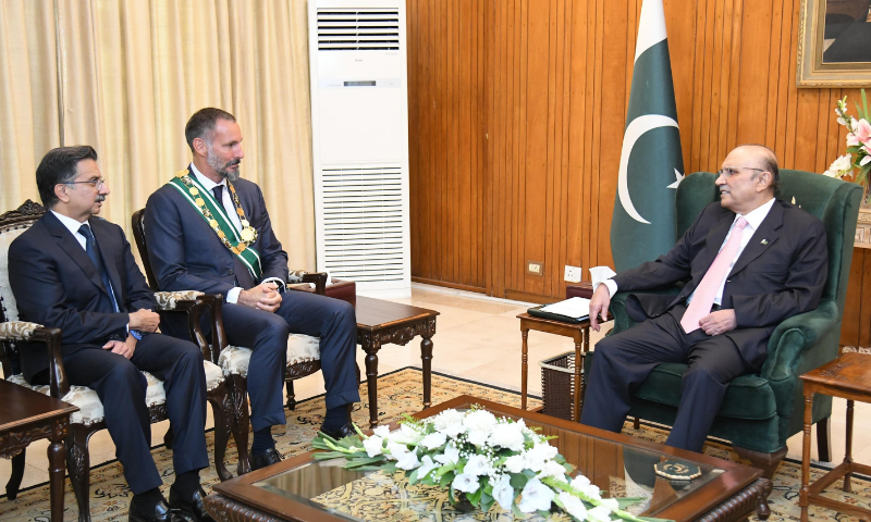 Prince Rahim Aga Khan Honored for Services to Pakistan