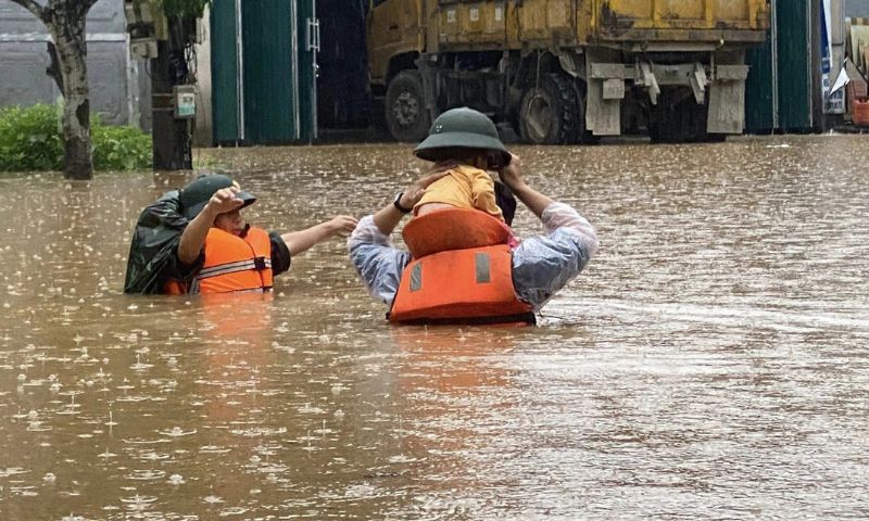 Vietnam, UNESCO, Flooding, Landslides, Media, Hai Phong, Quang Ninh, Rains, Ha Long Bay, Ha Giang, Tourists