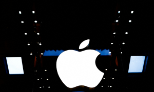 Apple, AI, Features, Delayed, Reports, Bloomberg