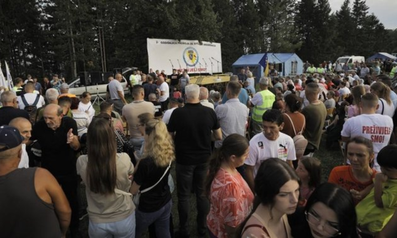 Srebrenica, March, Honoring, Genocide, Victims