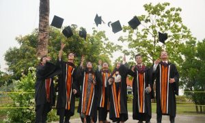 LUMS, graduation, scholars, Convocation, Pro-Chancellor Abdul Razak Dawood, Rector Shahid Hussain,