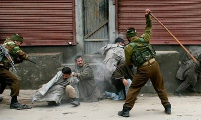 India’s War Crimes, 900 Kashmiris Martyed, Indian Troops,