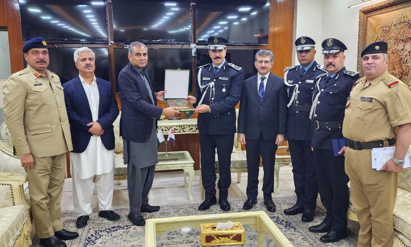 Pakistan, Interior Minister, Mohsin Naqvi, Iraqi delegation, Lieutenant General Dr. Tahmeir Ismail, Iraq, Pakistani pilgrims,