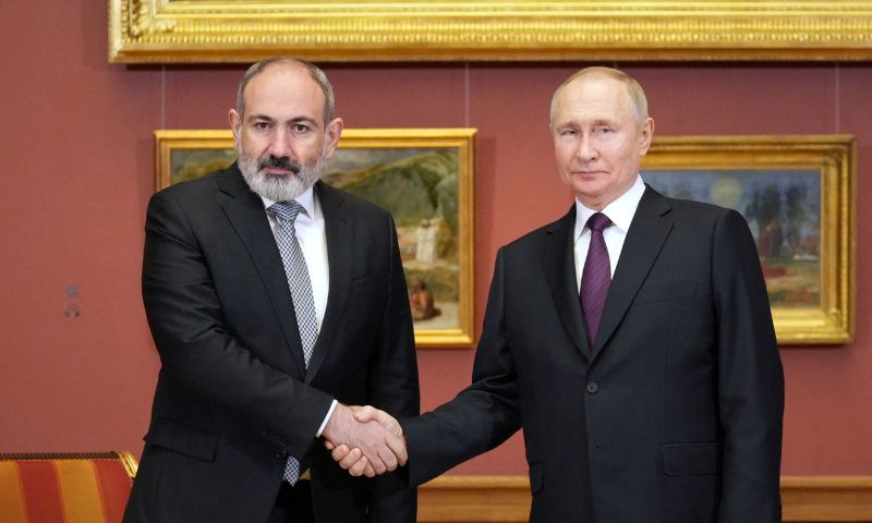 Russian President Vladimir Putin and Armenian Prime Minister Nikol Pashinyan