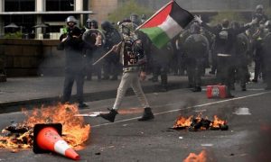 violent clashes, police, anti-war protesters, Melbourne, Land Forces, military hardware, Anthony Albanese,